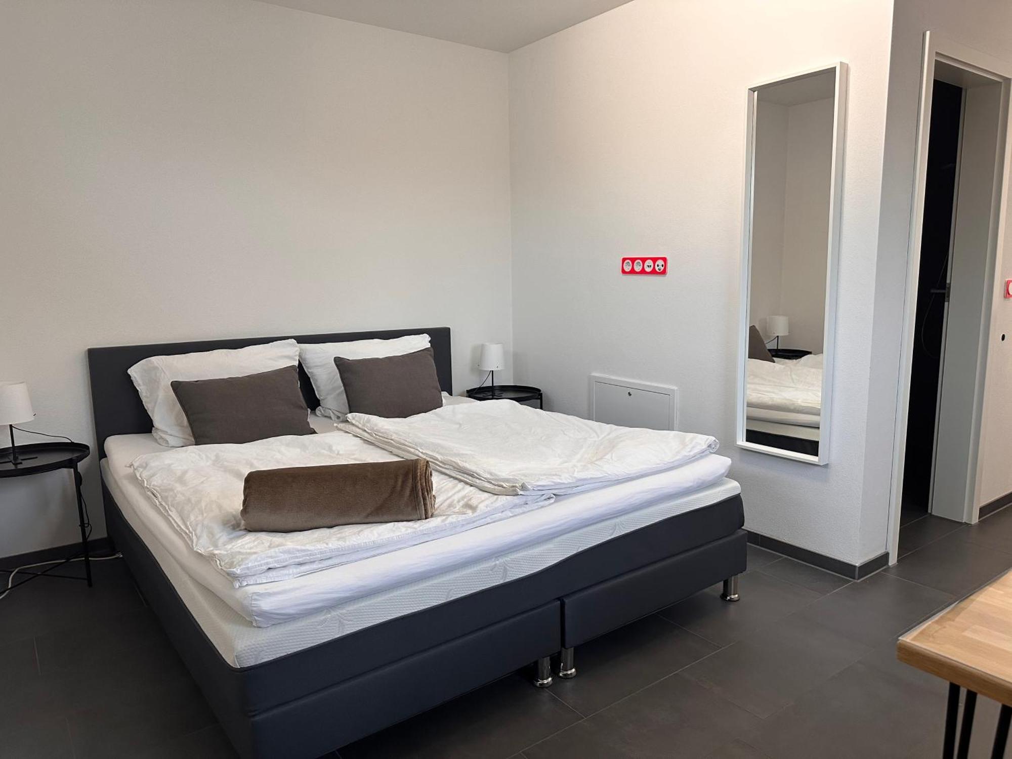 Ferienzimmer Frank, Self-Check-In Nach 21Uhr Niederalteich Exterior photo